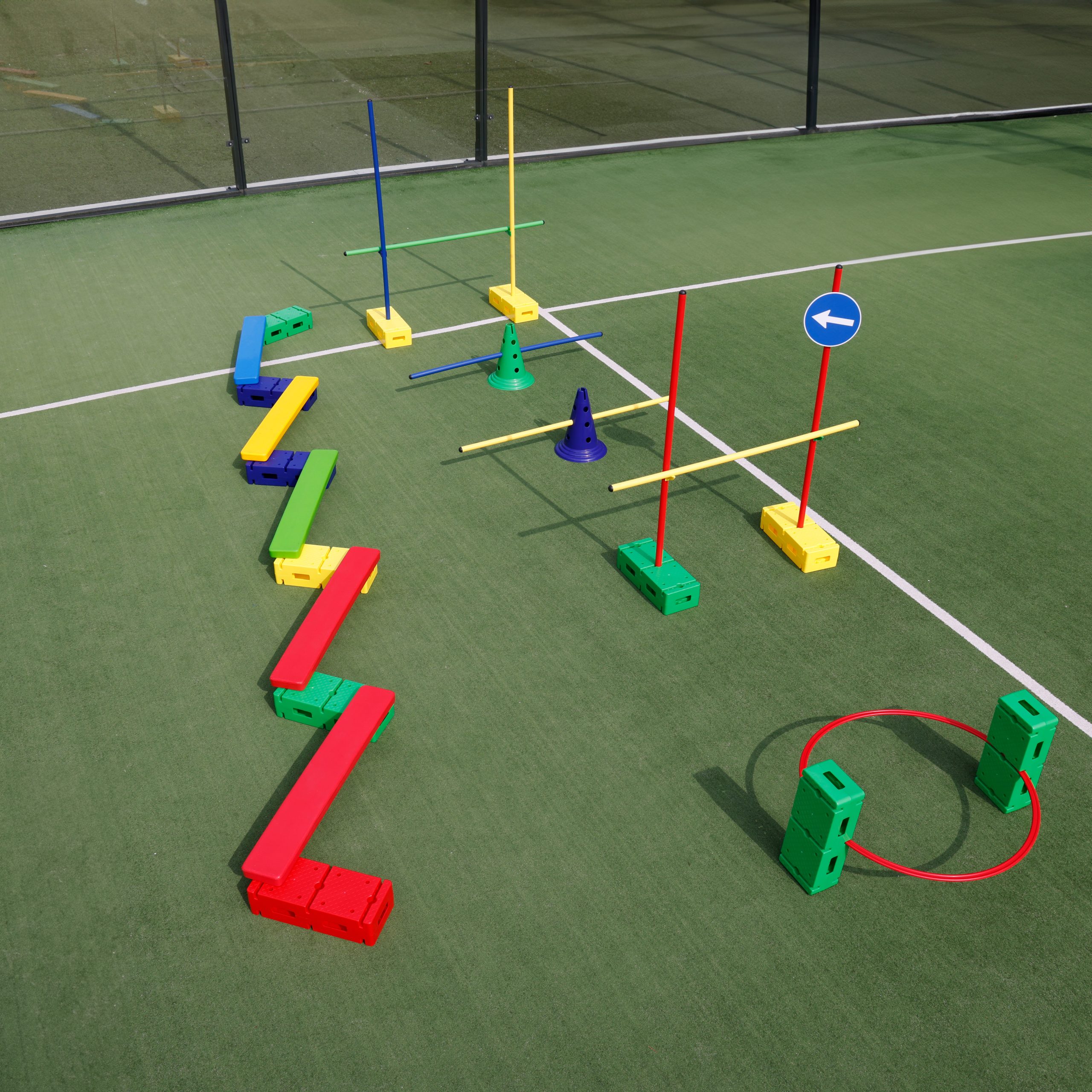 Obstacle Réglable Pour Sport – Hauteur De 40 à 70 Cm, Traverse En Caoutchouc, Idéal Pour L’entraînement Football, Boxe, Etc.