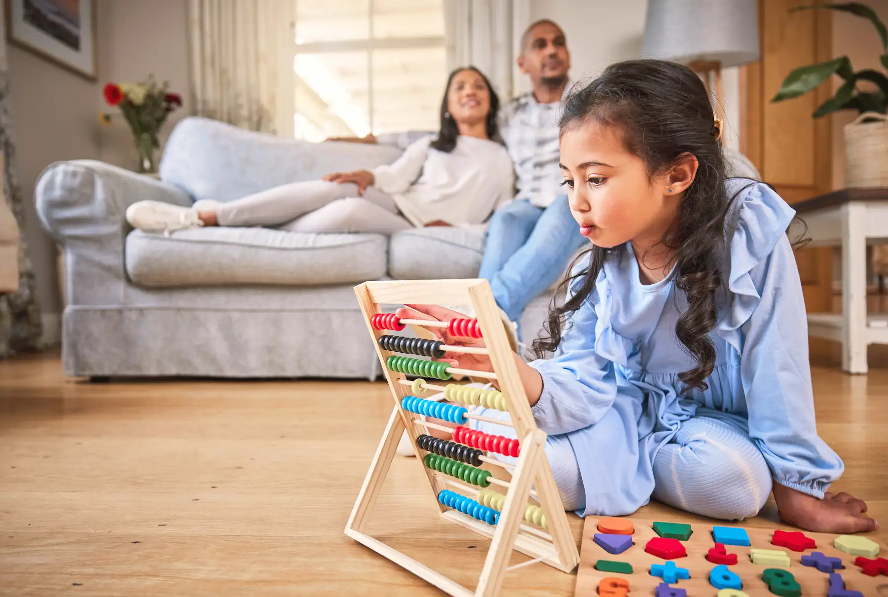 Giochi didattici di matematica - bambina con abaco